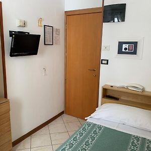 Small Single Room